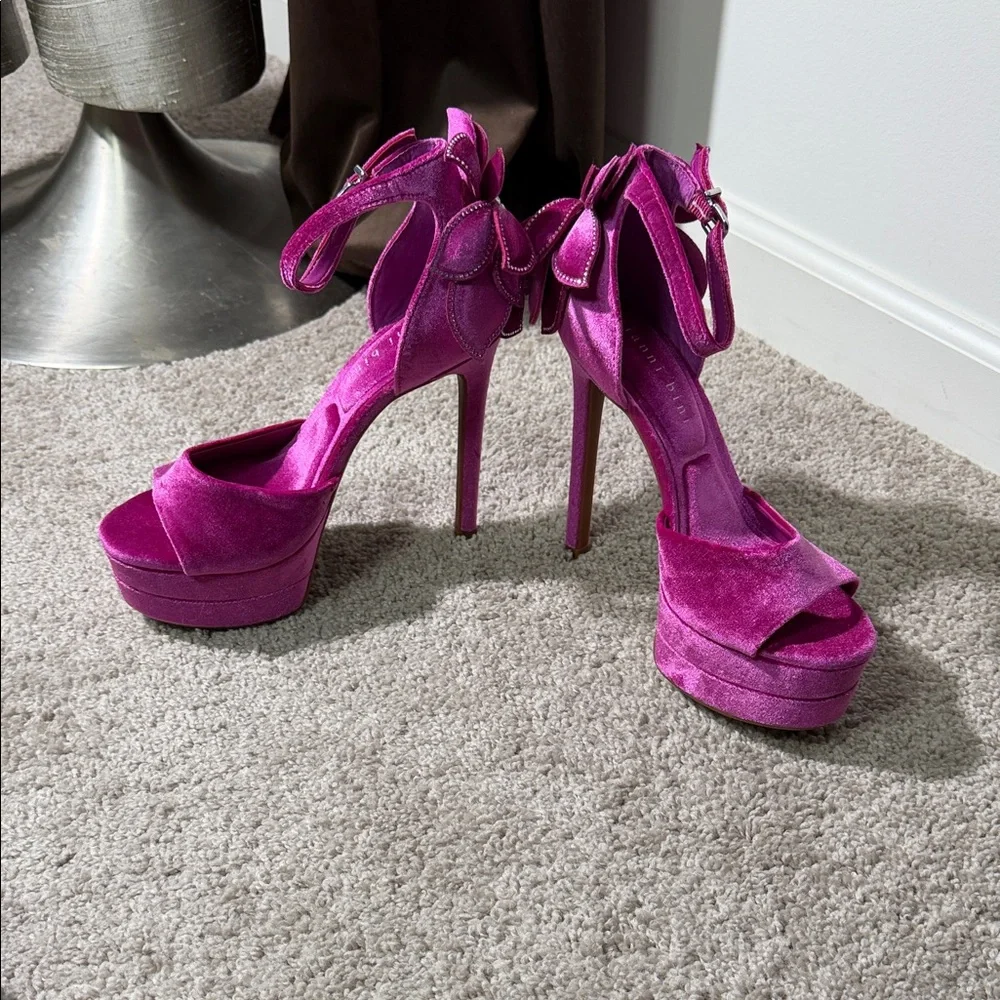Gianni Bini Fuchsia Velvet Platform Heels - Picture 2 of 6